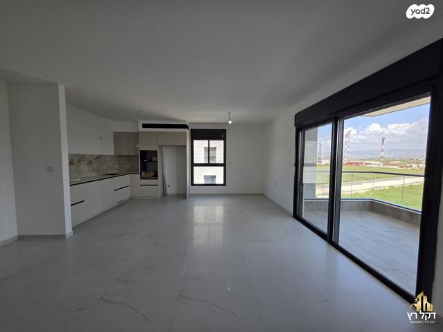 מודעת נכס, שערי עכו, עכו