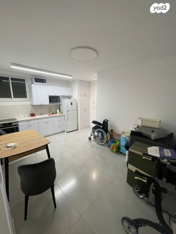 אבא אחימאיר 46