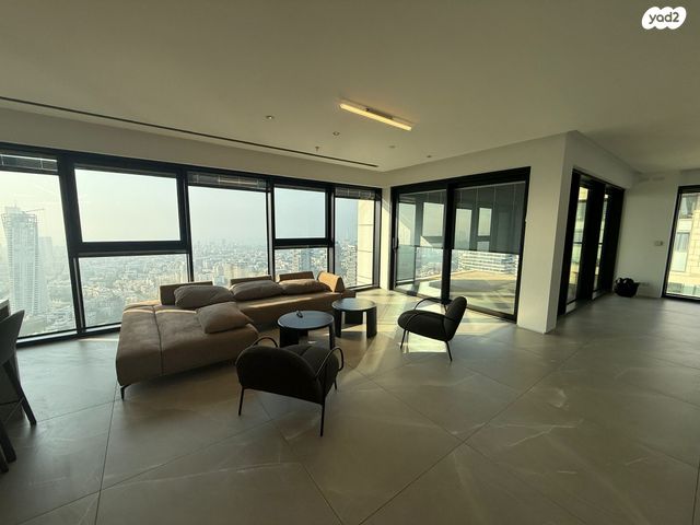 ניסים אלוני 