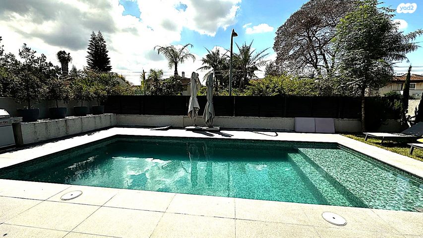 שיכון פועלים א'