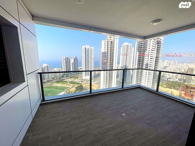 אמנון ליפקין שחק 