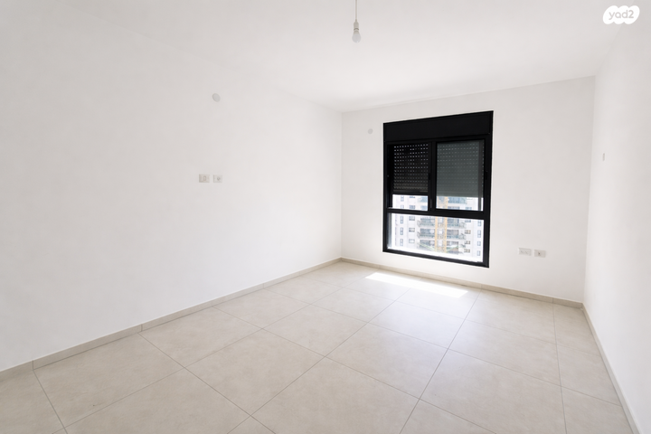 אמנון ליפקין שחק 