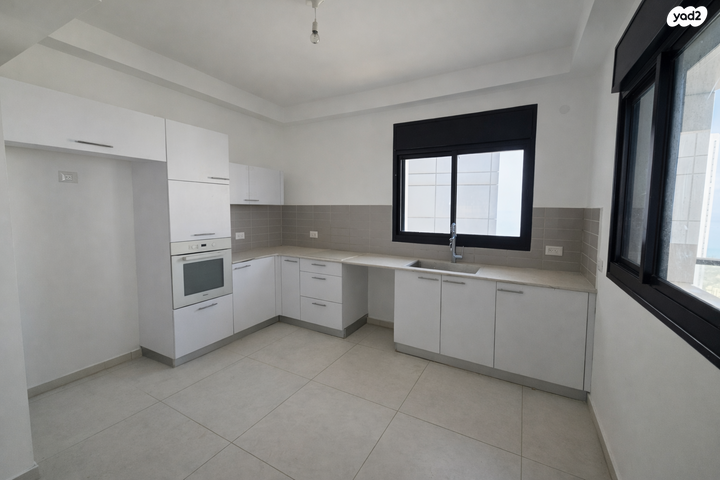 אמנון ליפקין שחק 