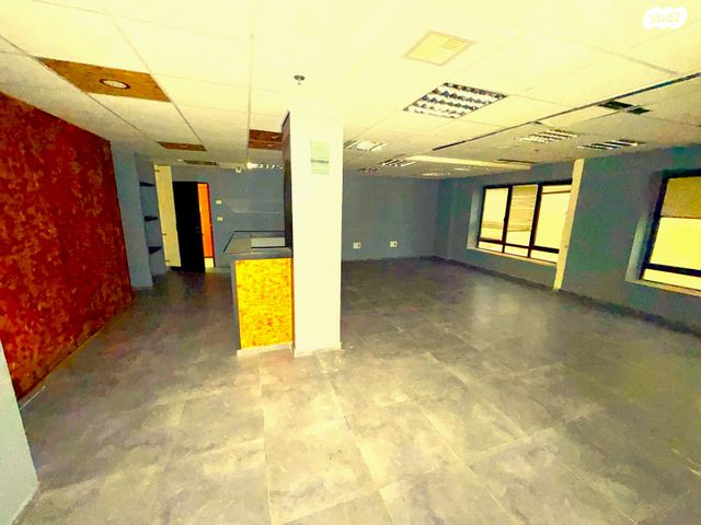 שדרות החוצבים 8