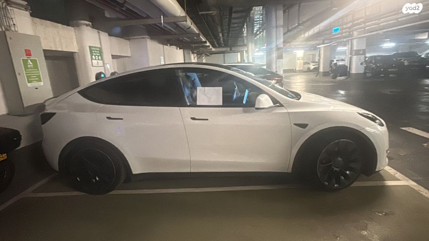 מודעת רכב טסלה מודל Y