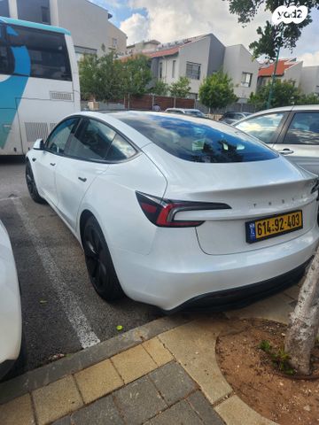 מודעת רכב טסלה מודל 3
