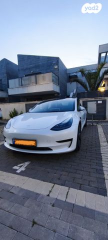 מודעת רכב טסלה מודל 3