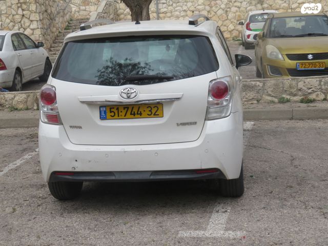 מודעת רכב טויוטה ורסו