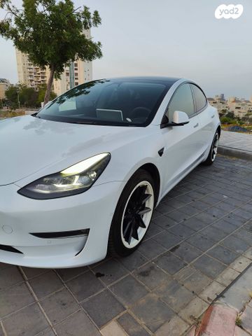 מודעת רכב טסלה מודל 3