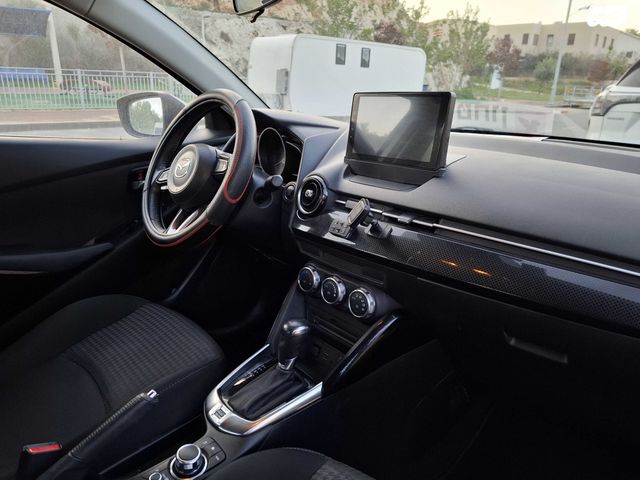 מודעת רכב מאזדה 2