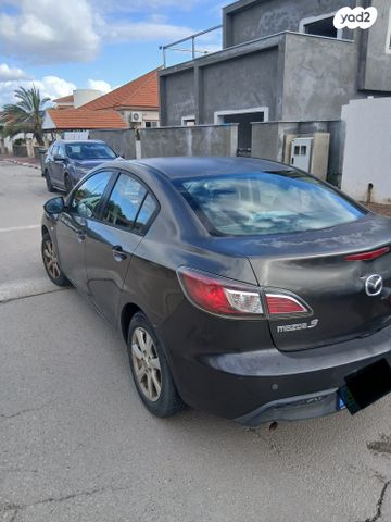 מודעת רכב מאזדה 3