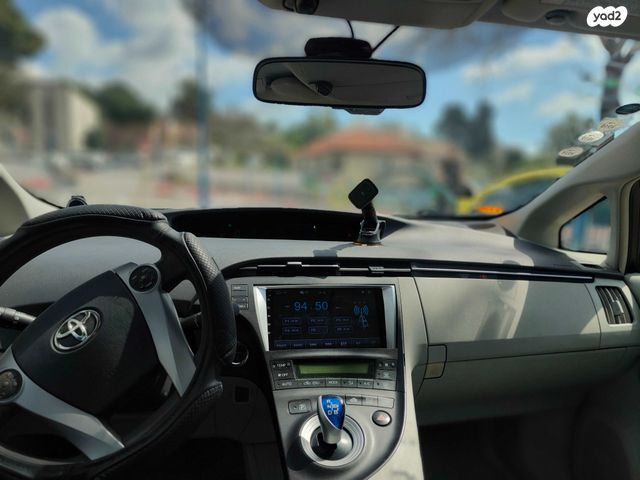 מודעת רכב טויוטה פריוס