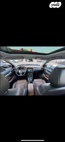 מודעת רכב אם ג'י ZS