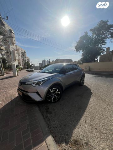 מודעת רכב טויוטה C-HR