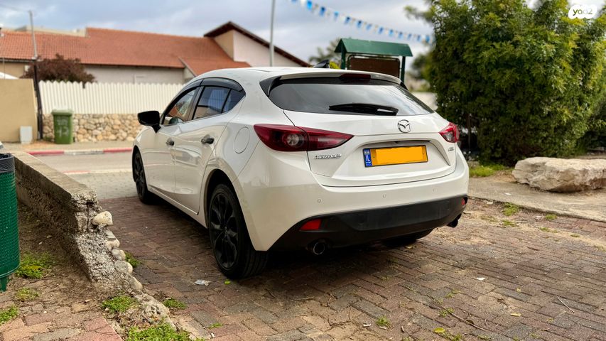 מודעת רכב מאזדה 3