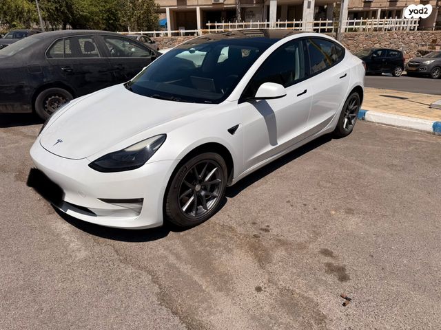 מודעת רכב טסלה מודל 3