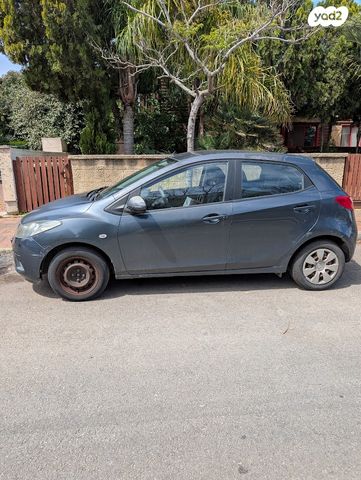 מודעת רכב מאזדה 2