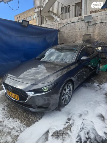 מודעת רכב מאזדה 3