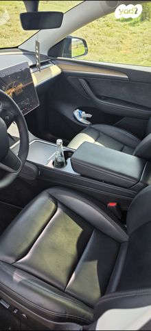 מודעת רכב טסלה מודל Y