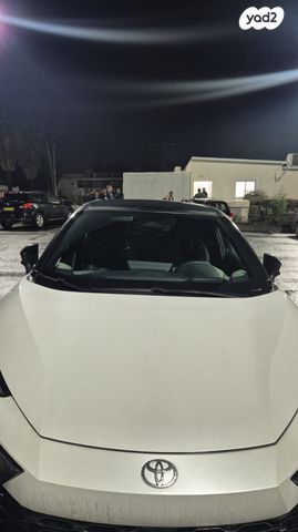 מודעת רכב טויוטה C-HR