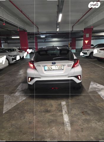 מודעת רכב טויוטה C-HR