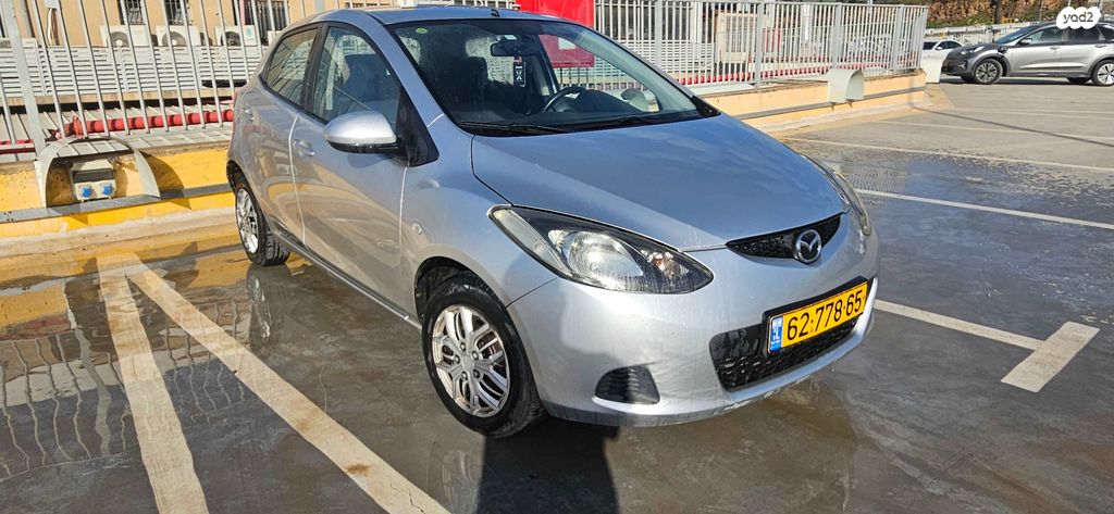 מודעת רכב מאזדה 2