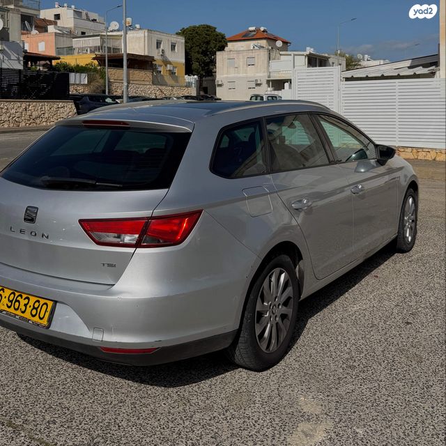 מודעת רכב סיאט לאון