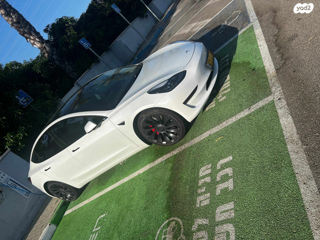 מודעת רכב טסלה מודל 3