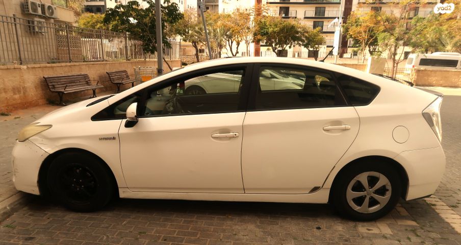 מודעת רכב טויוטה פריוס