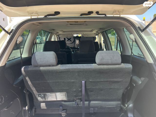 מודעת רכב מאזדה MPV