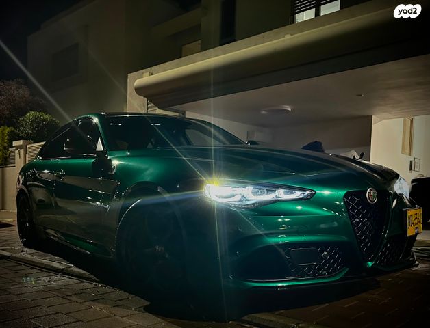 מודעת רכב אלפא רומיאו ג'וליה