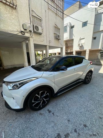 מודעת רכב טויוטה C-HR