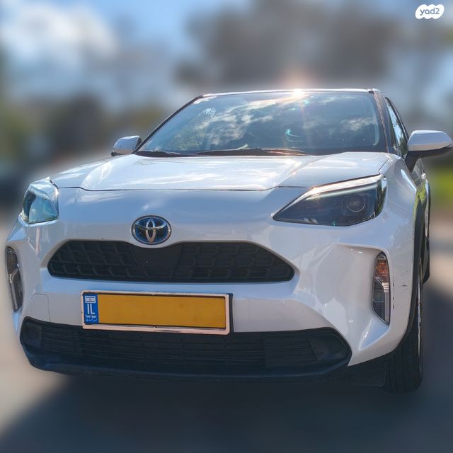 מודעת רכב טויוטה יאריס קרוס