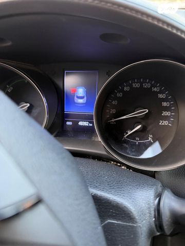 מודעת רכב טויוטה C-HR