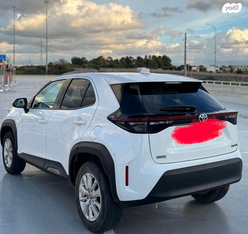 מודעת רכב טויוטה יאריס קרוס