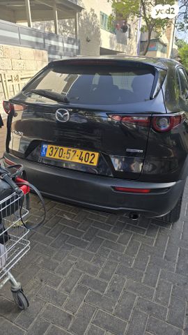 מודעת רכב מאזדה CX-30