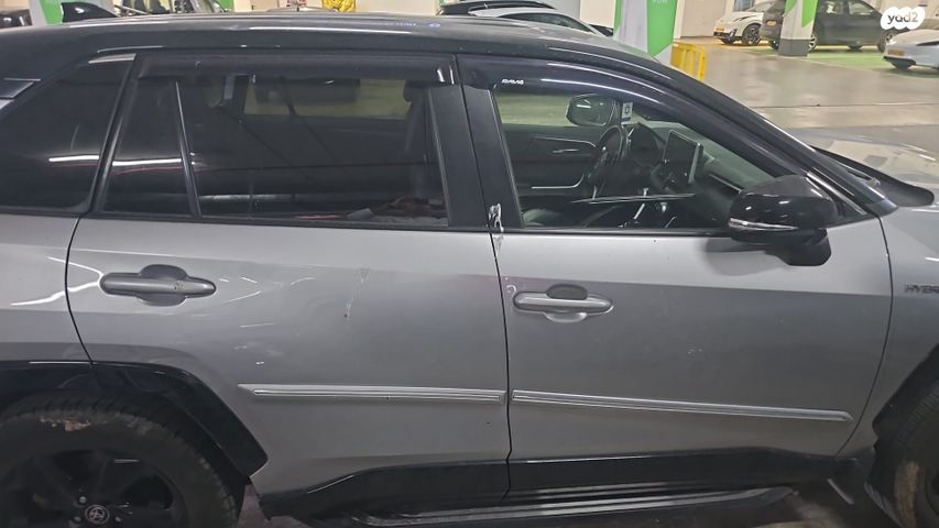מודעת רכב טויוטה RAV4