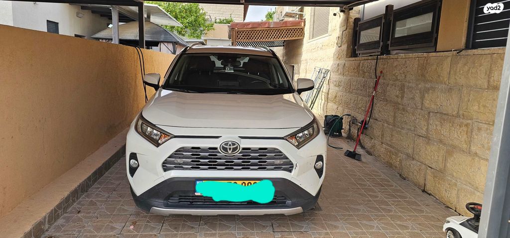 מודעת רכב טויוטה RAV4