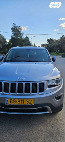 מודעת רכב ג'יפ גרנד צ'ירוקי