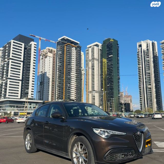 מודעת רכב אלפא רומיאו סטלביו