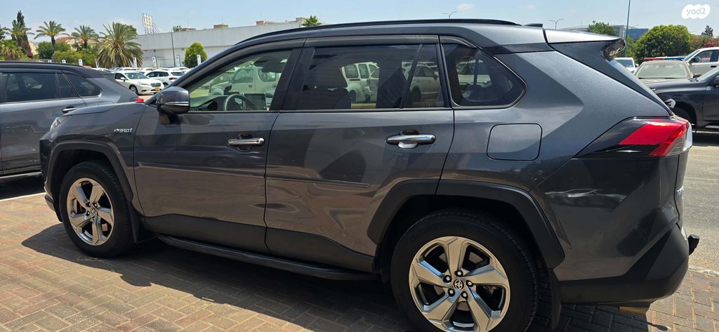 מודעת רכב טויוטה RAV4