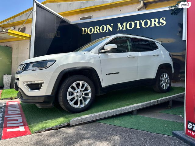 מודעת רכב ג'יפ קומפאס