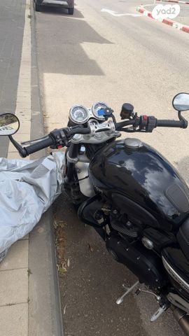 מודעת רכב טריומף Speed Twin