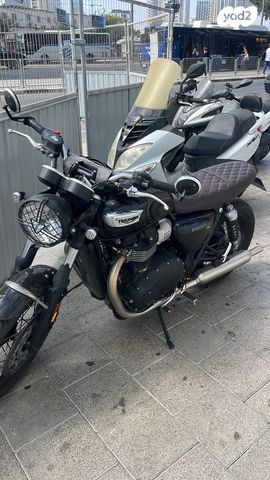 מודעת רכב טריומף Bonneville T100