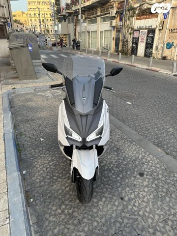 מודעת רכב סאן יאנג ג'וי-מקס Z-300