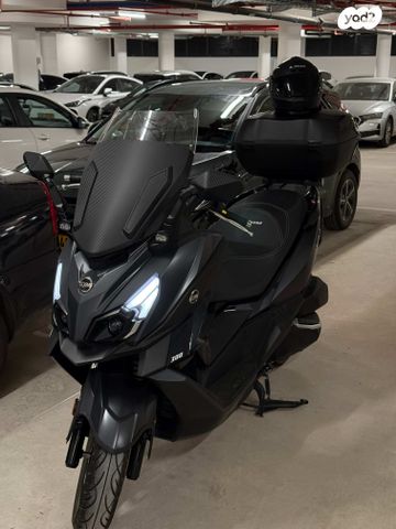 מודעת רכב סאן יאנג קרוזים 300