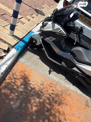 מודעת רכב סאן יאנג קרוזים 300