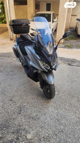 מודעת רכב קימקו AK 550