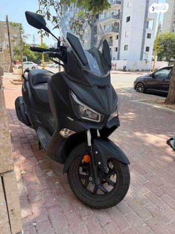 מודעת רכב סאן יאנג ג'וי-מקס Z-250