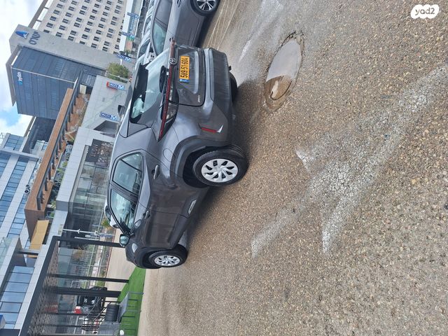 מודעת רכב טויוטה יאריס קרוס